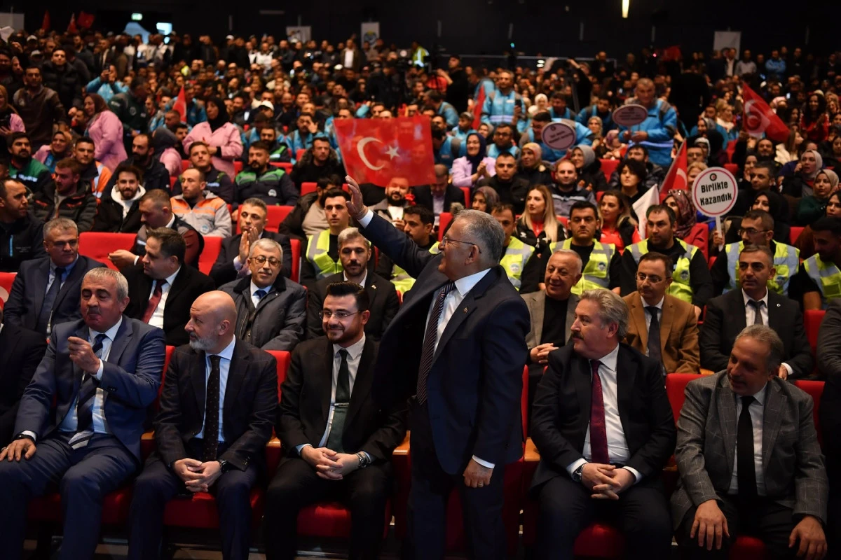 Kayseri&rsquo;de Bayram Havası: "5 Belediyede Coşkulu Toplu İş S&ouml;zleşmesi T&ouml;reni"  