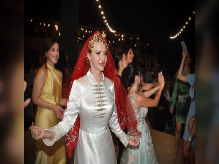 Romanyalı şarkıcı Otilia ile Yalovalı eşi, 2 yıl sonra düğün yaptı!