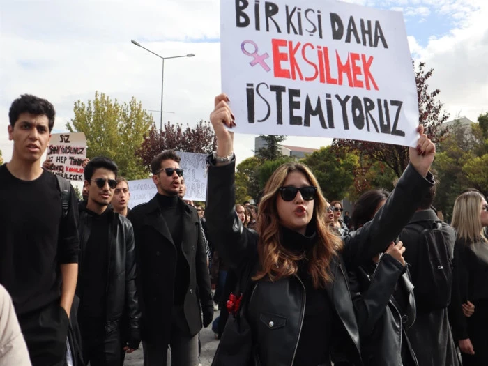 Meliha’nın Ardından Feryat: “Bir Kişi Daha Eksilmek İstemiyoruz”