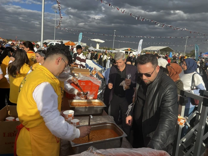 Kayseri Gastronomi Günleri’nde 1 Ton Pastırmalı Gömeç Fasulyesi İkramı