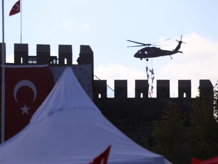 Kayseri Cumhuriyet Meydanı’nda 102. Yıl Gururu