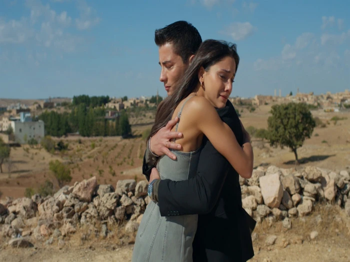 Sezen Aksu şarkısını Uzak Şehir'e hediye etti!