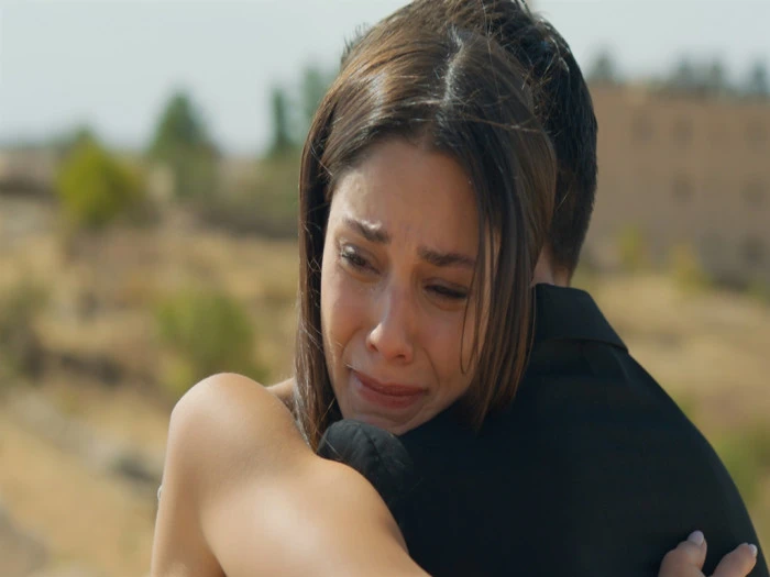 Sezen Aksu şarkısını Uzak Şehir'e hediye etti!