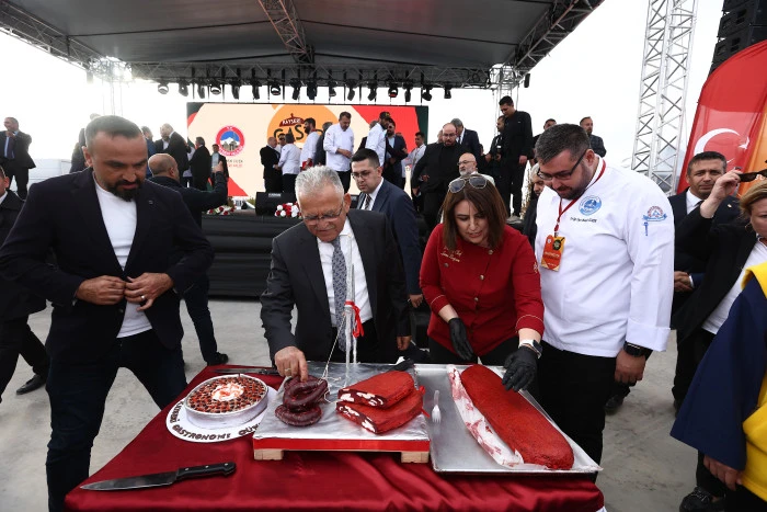 Kayseri Gastronomi Günleri’nde 1 Ton Pastırmalı Gömeç Fasulyesi İkramı