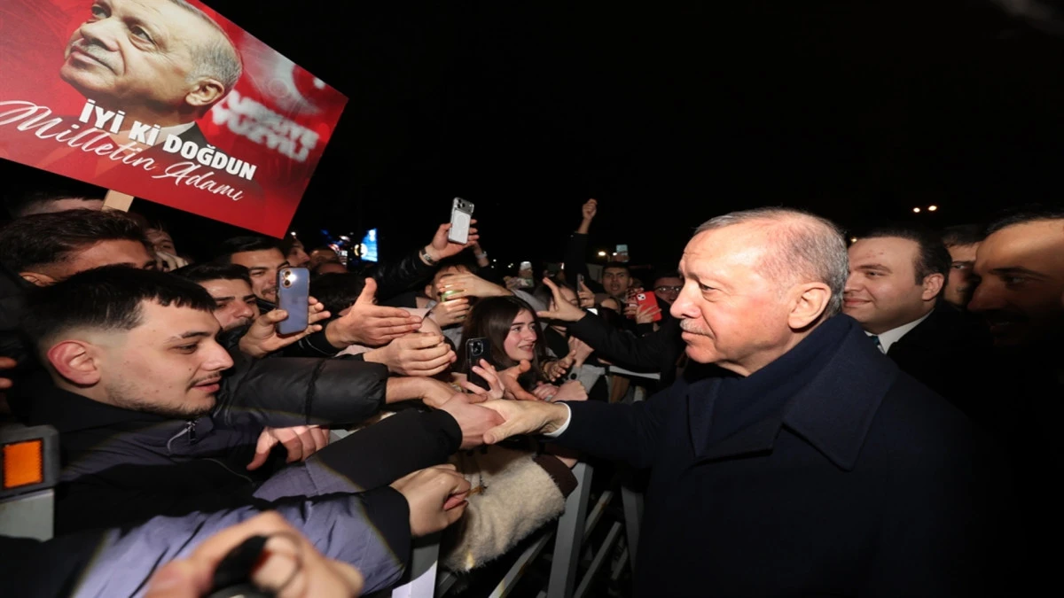AK Parti Gen&ccedil;lik Kolları, Cumhurbaşkanı Erdoğan'ın doğum g&uuml;n&uuml;n&uuml; kutladı! 