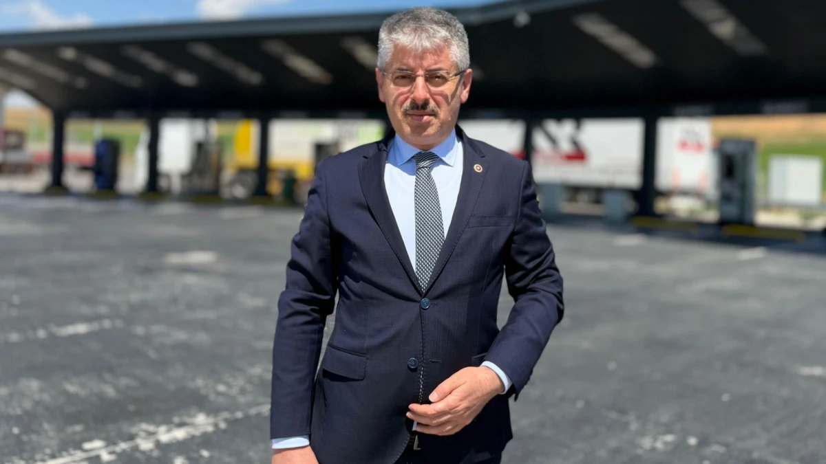 AK Parti&rsquo;li &Ccedil;opuroğlu&rsquo;ndan elektrikli şarj istasyonuna ilişkin a&ccedil;ıklama 