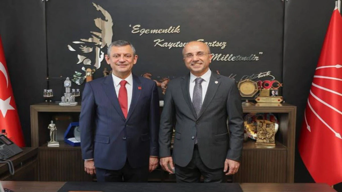 Aşkın Gen&ccedil; CHP&rsquo;den istifa etti! 