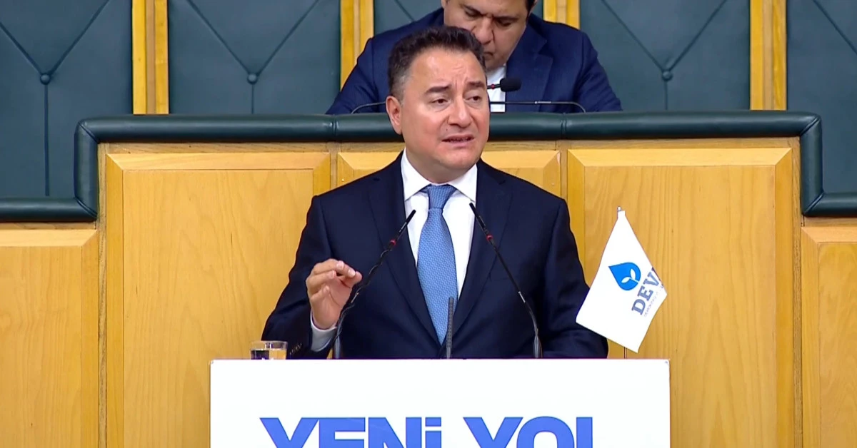 Babacan: Hem asgari &uuml;cretlimize hem de en d&uuml;ş&uuml;k emekli maaşına ara zam yapılmalı 