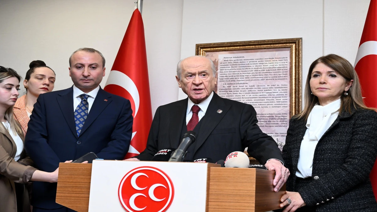 Bah&ccedil;eli: "Rejim değişikliği olacaksa İsrail'den başlamalı" 