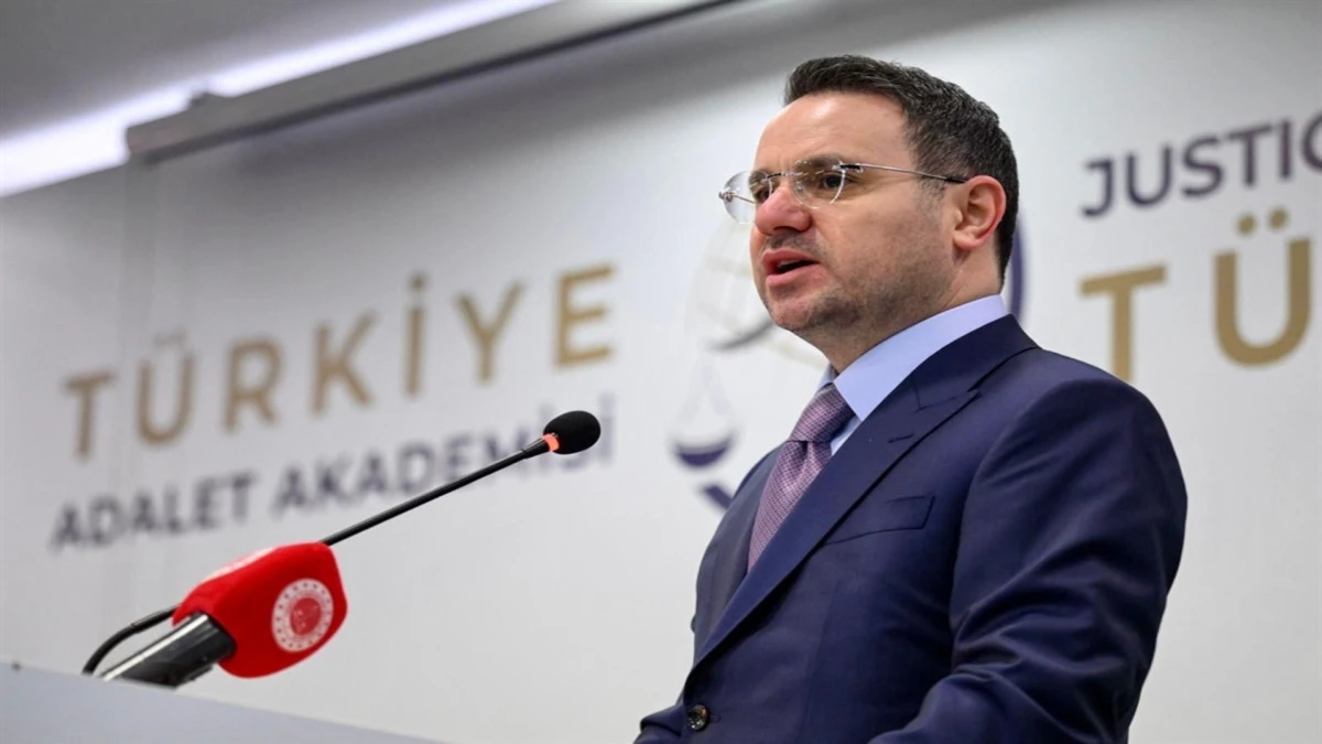 Bakan G&uuml;rlek: "Adliye Kapısı Adaletin ve Eşitliğin Kapısıdır" 