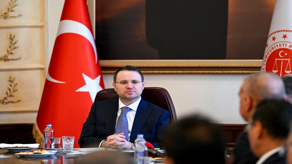 Bakan G&uuml;rlek: Faili me&ccedil;huller ve daha &ouml;nce takipsizlik verilen t&uuml;m dosyalar tek tek inceleniyor 