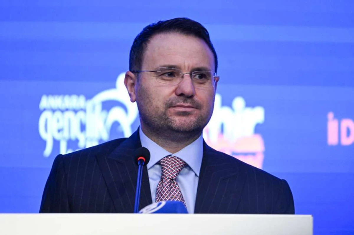 BAKAN G&Uuml;RLEK: GEN&Ccedil;LERİMİZ, &Ccedil;ETELERİN ELİNE BIRAKILMAYACAK KADAR DEĞERLİDİR 
