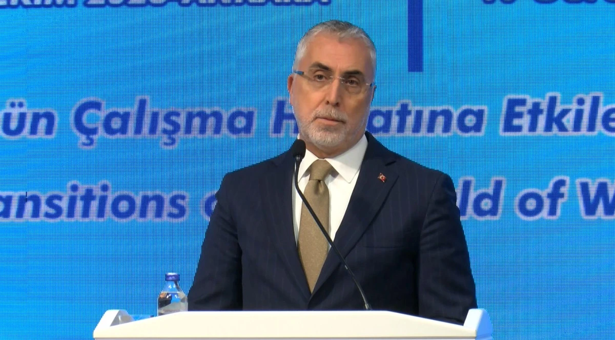 Bakan Işıkhan: D&ouml;n&uuml;ş&uuml;m&uuml;n maliyetini, &ccedil;alışanlarımızın omuzlarına y&uuml;klemeden ilerlemek durumundayız 