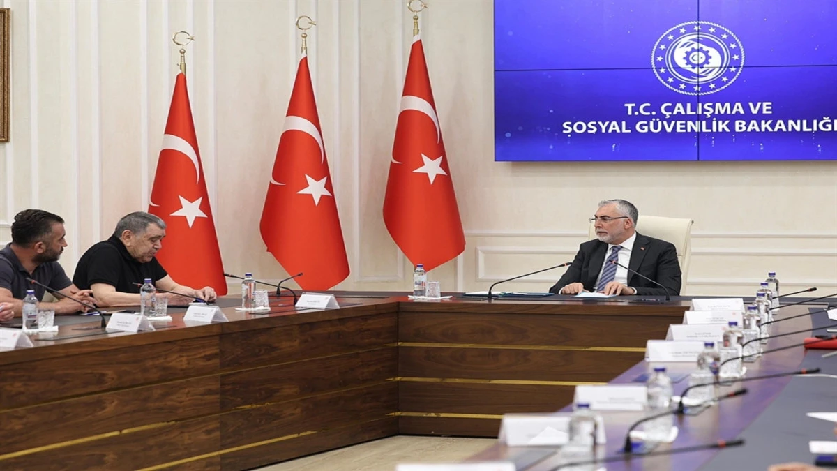 Bakan Işıkhan, Doruk Madencilik iş&ccedil;ilerini kabul etti! 