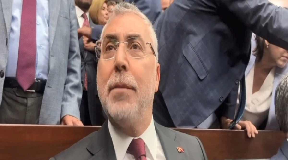Bakan Işıkhan: "Ev kadınlarına emeklilik hakkı tanıyacağız" 