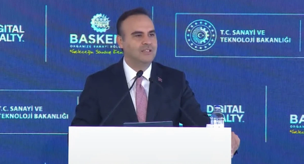Bakan Kacır: 2030&rsquo;a kadar &uuml;lkemizin kurulu veri merkezi g&uuml;c&uuml;n&uuml; 1 gigavata &ccedil;ıkaracağız 