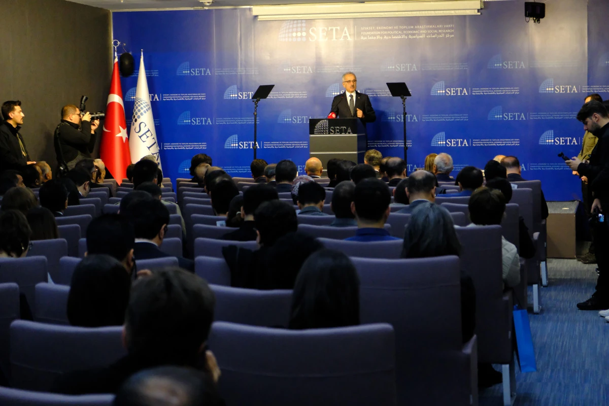 Bakan Uraloğlu: Basra K&ouml;rfezi'ni T&uuml;rkiye &uuml;zerinden Avrupa'ya bağlayacak yeni bir lojistik omurga oluşturuyoruz 