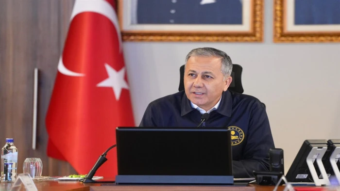 Bakan Yerlikaya&rsquo;dan "Yeni Yıl Tedbirleri" Toplantısı  