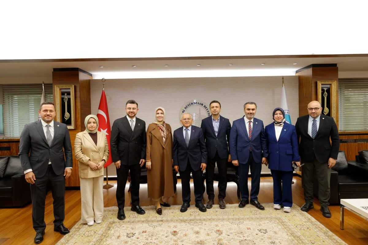Başkan B&uuml;y&uuml;kkılı&ccedil;, AK Parti Heyetini B&uuml;y&uuml;kşehir&rsquo;de Ağırladı 
