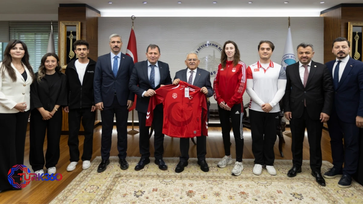 Başkan B&uuml;y&uuml;kkılı&ccedil;, Gen&ccedil;lik Haftası&rsquo;nda Gen&ccedil;leri Ağırladı! 