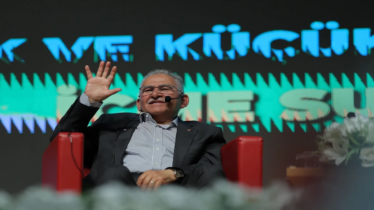 Başkan B&uuml;y&uuml;kkılı&ccedil; Kayseri &Uuml;niversitesi&rsquo;nde Gen&ccedil;lerle Buluştu: "Bu Belediye Sizin"