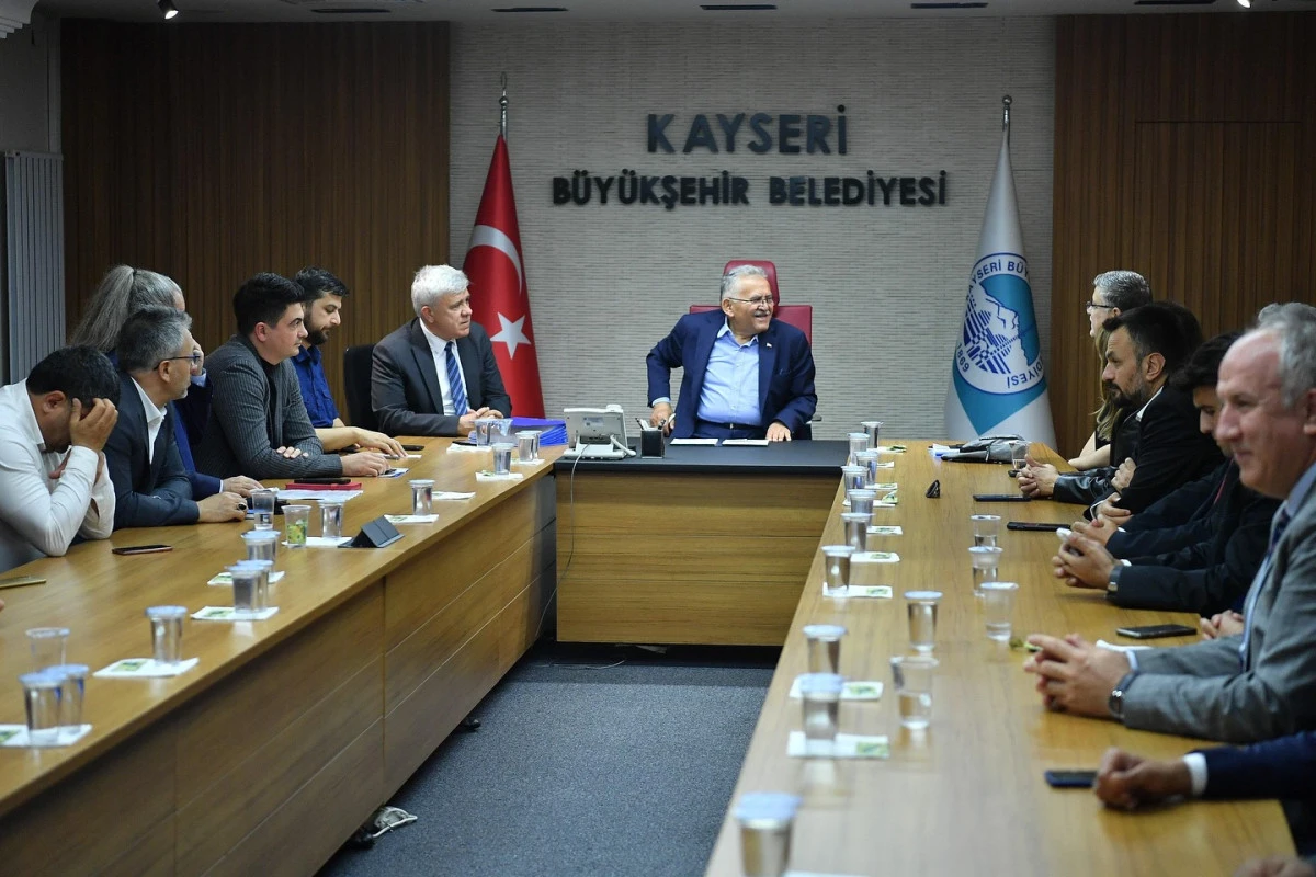 BAŞKAN BÜYÜKKILIÇ, KENT KONSEYİ İLE BİR ARAYA GELDİ 