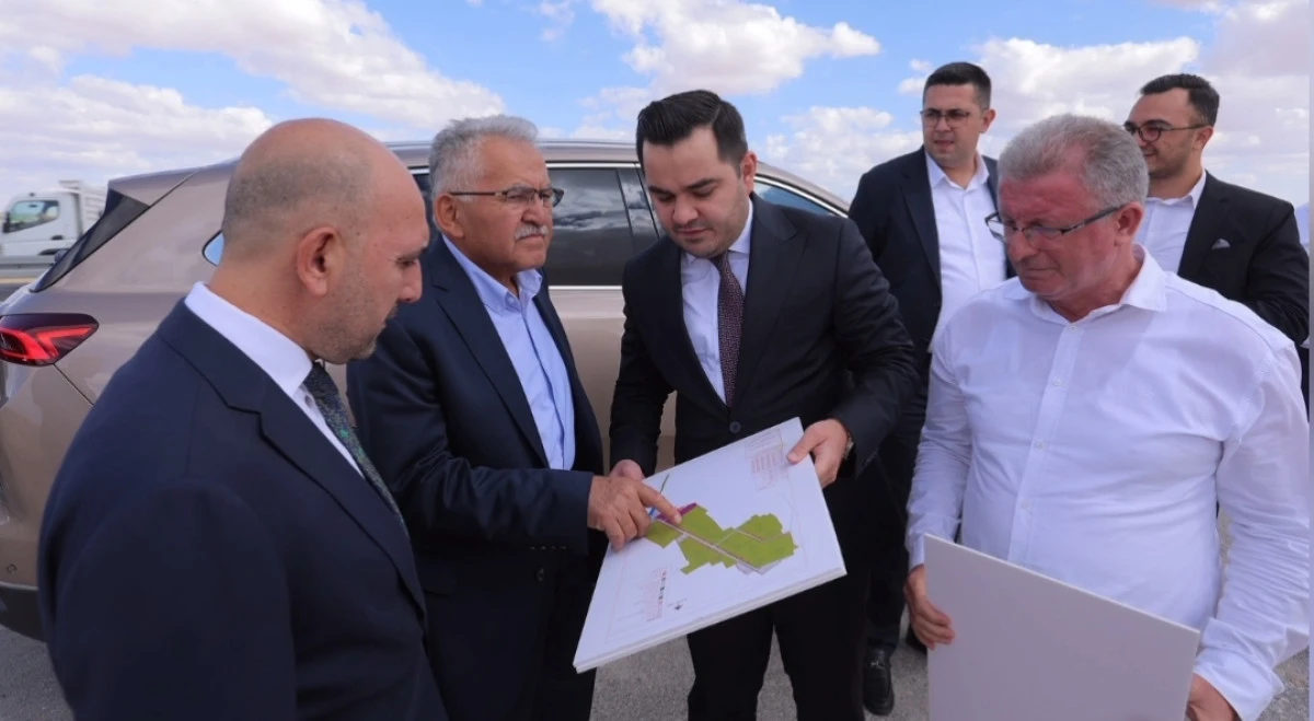 Başkan Büyükkılıç ve Bağlamış, Jeotermal Kaynaklı Sera OTB’de İncelemelerde Bulundu 