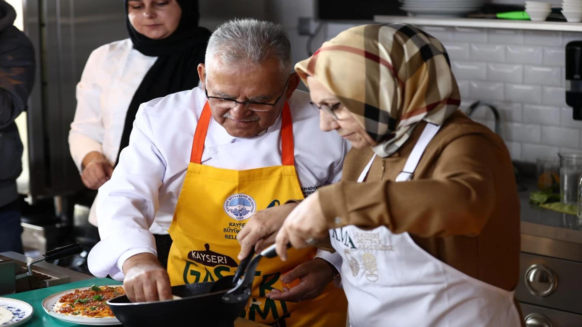 Başkan Büyükkılıç ve Eşi Necmiye Büyükkılıç, Ünlü Şeflerle Kayseri Yağlaması Yaptı!