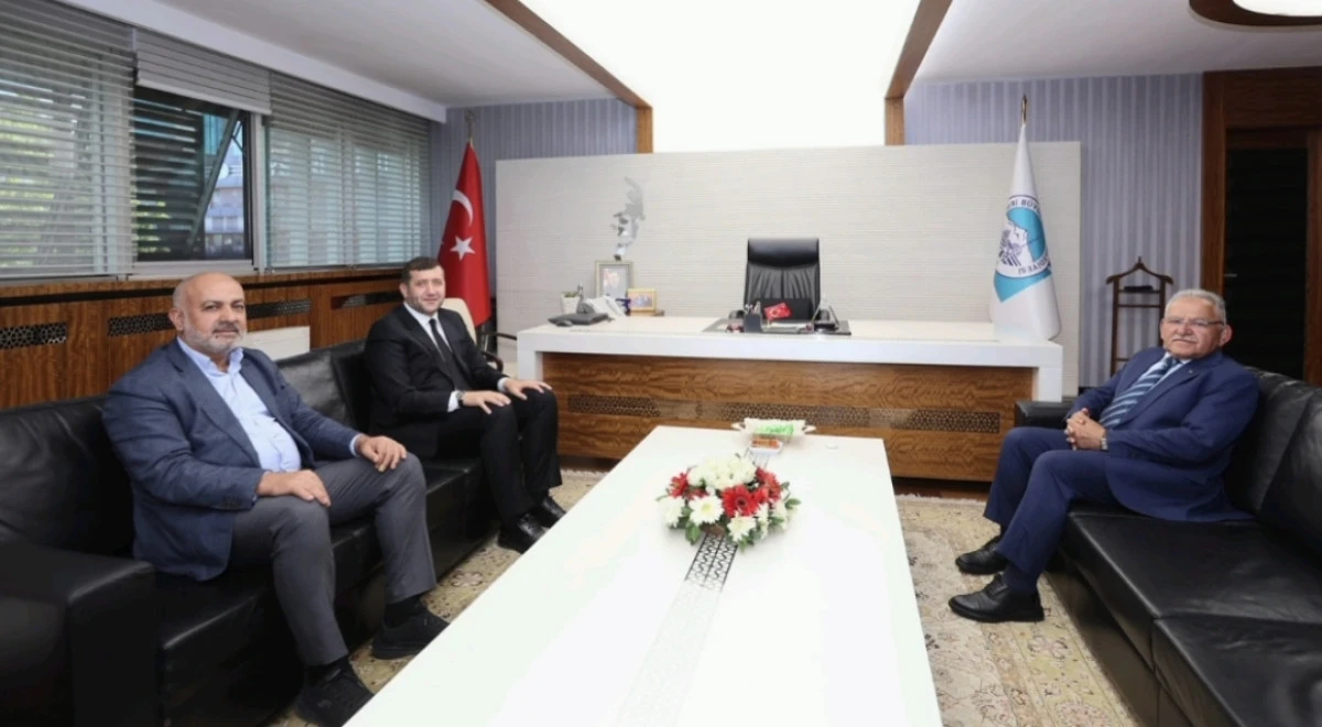 Başkan Büyükkılıç’a Milletvekili Ersoy ve İş İnsanı Çamlı’dan nezaket ziyareti