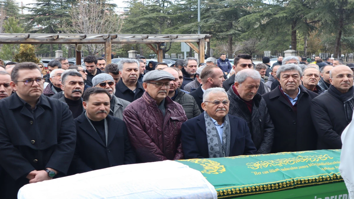 Başkan B&uuml;y&uuml;kkılı&ccedil;&rsquo;ın Kayınvalidesi Son Yolculuğuna Uğurlandı! 