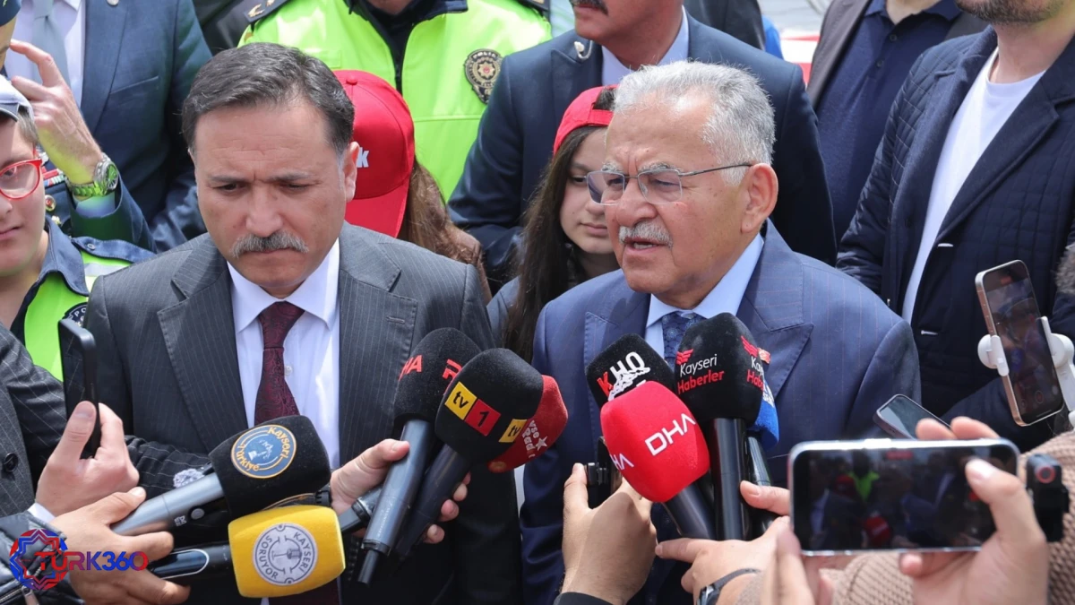 Başkan B&uuml;y&uuml;kkılı&ccedil;&rsquo;tan Akıllı Ulaşım ve Trafik G&uuml;venliği Mesajı: Vali &Ccedil;i&ccedil;ek&rsquo;ten Teşekk&uuml;r 