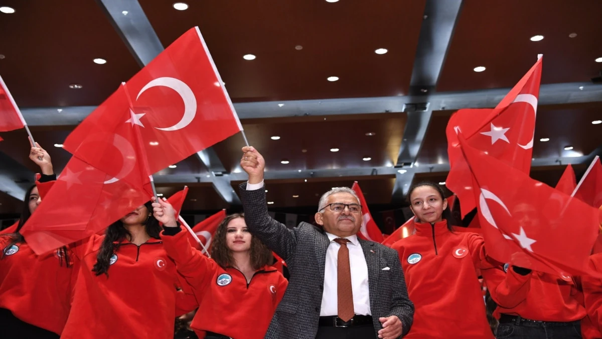 Başkan B&uuml;y&uuml;kkılı&ccedil;'tan Kayseri'yi Tercih Eden Gen&ccedil;lere Mesaj: "Sizleri Kucaklamaya Hazırız" 