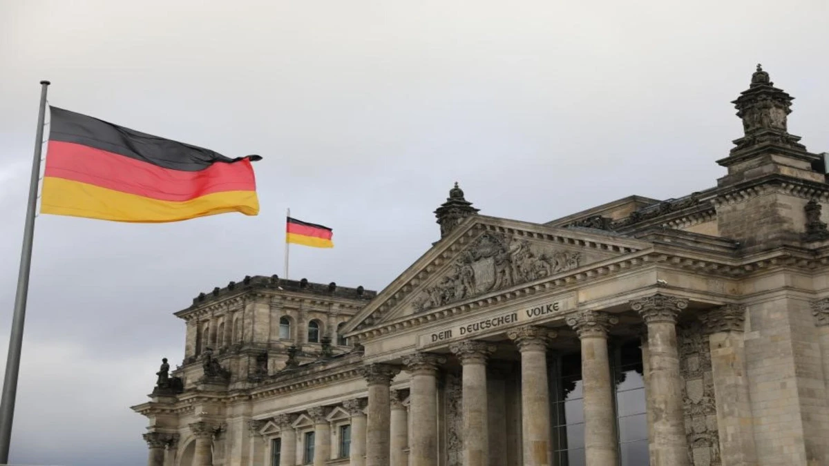Berlin eyalet meclisi se&ccedil;imini, Elif Eralp'i aday g&ouml;steren Sol Parti kazandı 