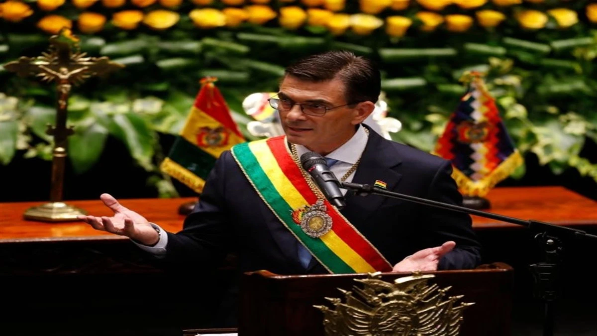 Bolivya'da seçimleri kazanan yeni Devlet Başkanı Paz yemin ederek göreve başladı 