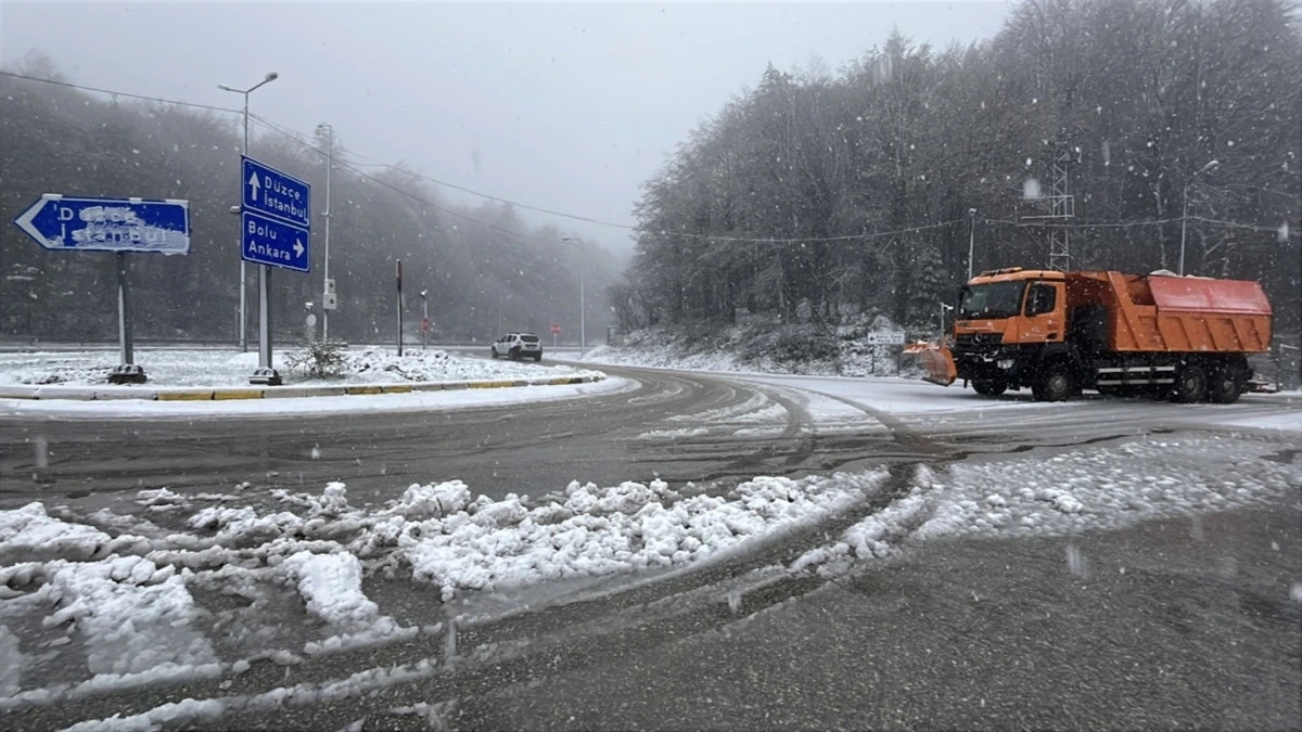 Bolu Dağı'nda kar yağışı 