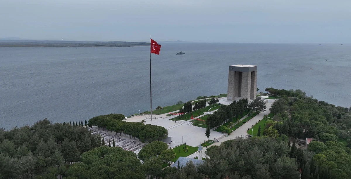 &Ccedil;anakkale Savaşları&rsquo;nda T&uuml;rk askeri, yaralı İngiliz&rsquo;i sırtında taşımış 