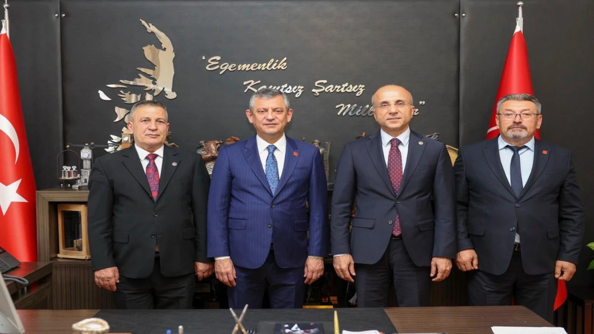 CHP Akkışla teşkilatından &Ouml;zg&uuml;r &Ouml;zel&rsquo;e ziyaret! 