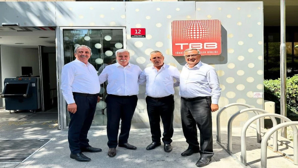 CHP&rsquo;li 4 Belediye Başkanından &Ouml;zg&uuml;r &Ouml;zel&rsquo;e Destek 