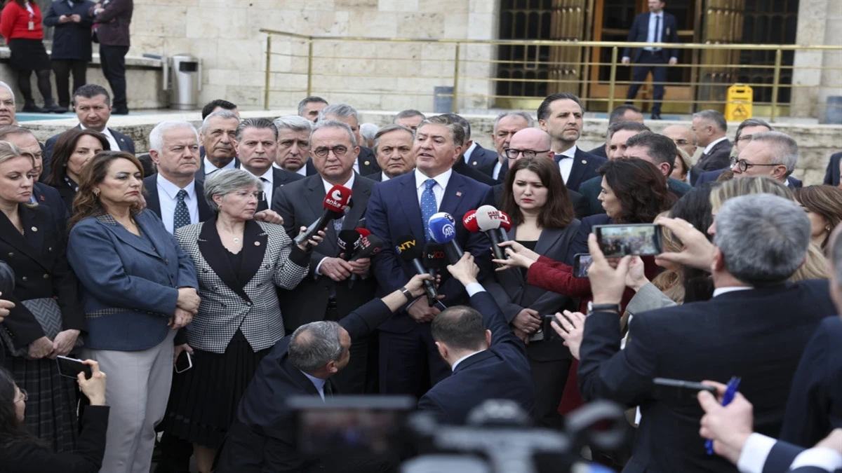 CHP&rsquo;li Murat Emir: "Adalet Bakanı Ataması Cumhuriyet'e Meydan Okumadır" 