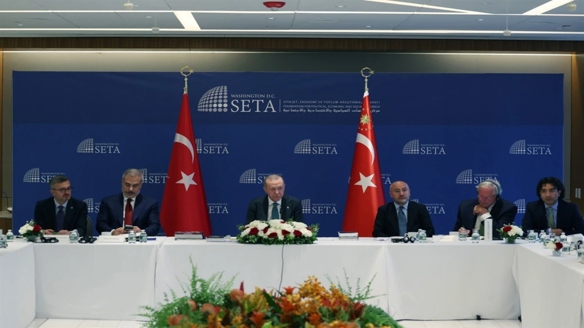 Cumhurbaşkanı Erdoğan, ABD'li düşünce kuruluşu temsilcileriyle Türkevi'nde bir araya geldi 