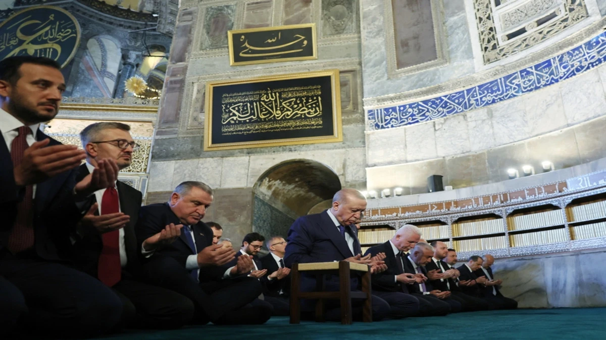Cumhurbaşkanı Erdoğan, cuma namazını Ayasofya-i Kebir Cami-i Şerifi'nde kıldı 