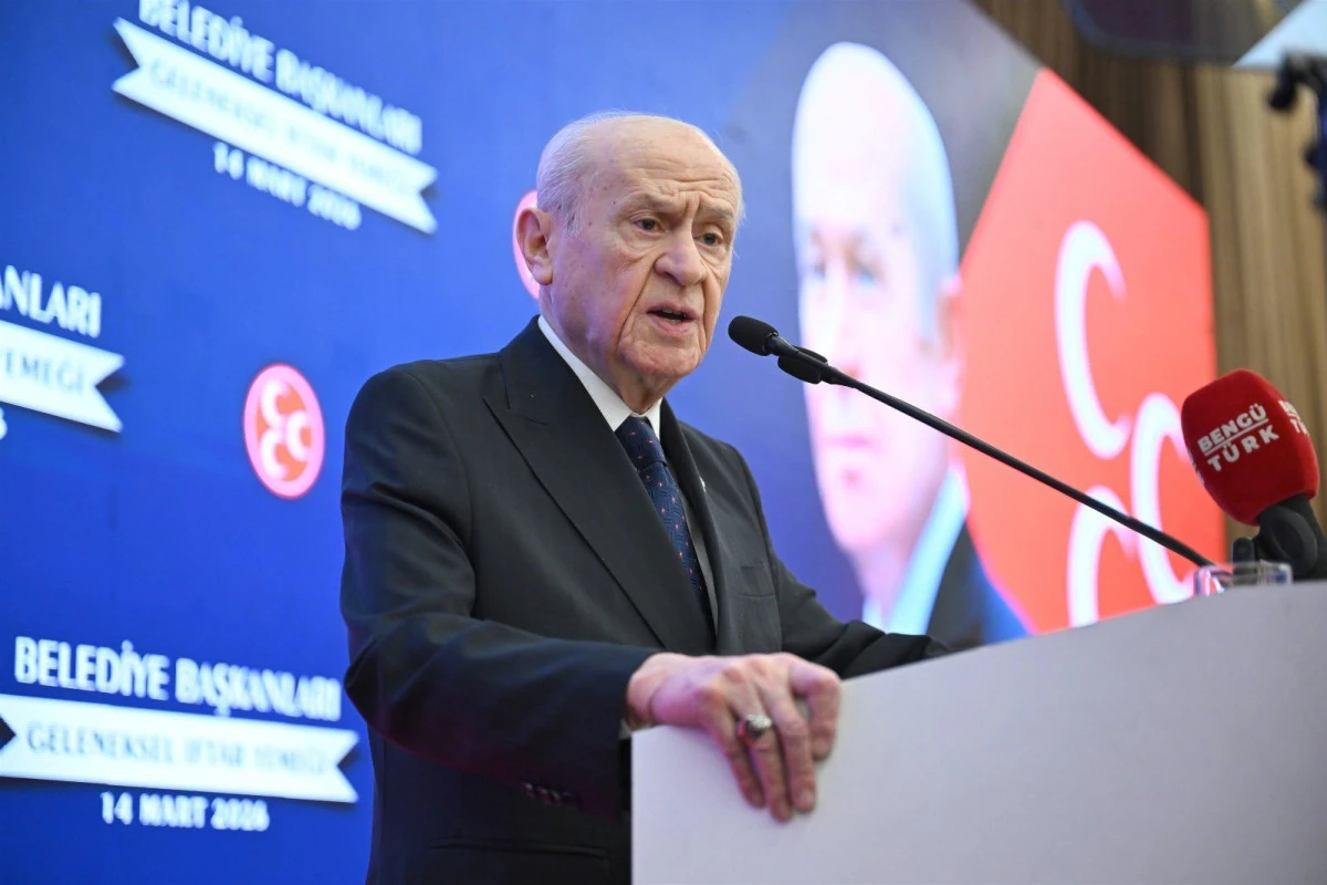 Devlet Bah&ccedil;eli'nin 25 yıllık siyasi &ccedil;izgisi uluslararası dergide