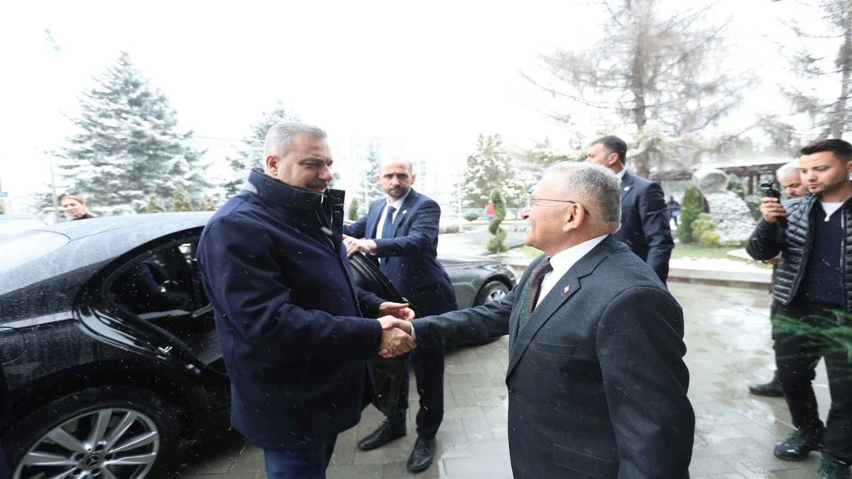 Dışişleri Bakanı Fidan'dan Başkan B&uuml;y&uuml;kkılı&ccedil;'a ziyaret! 