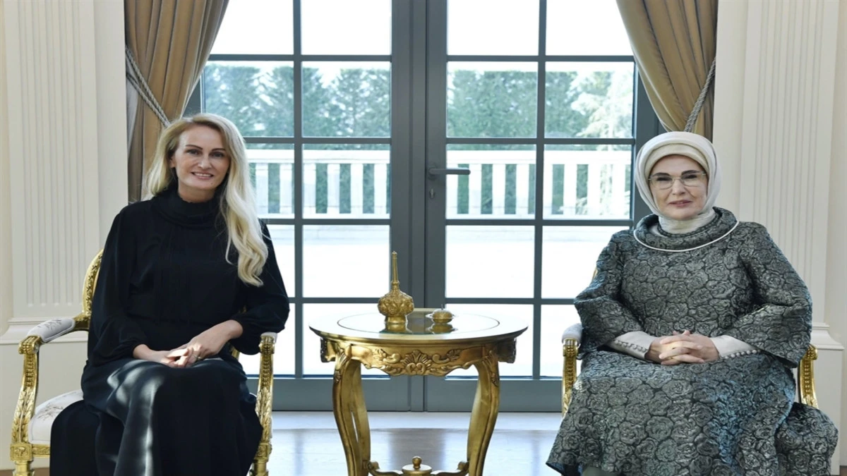 Emine Erdoğan, KKTC Cumhurbaşkanı'nın eşi ile bir araya geldi 
