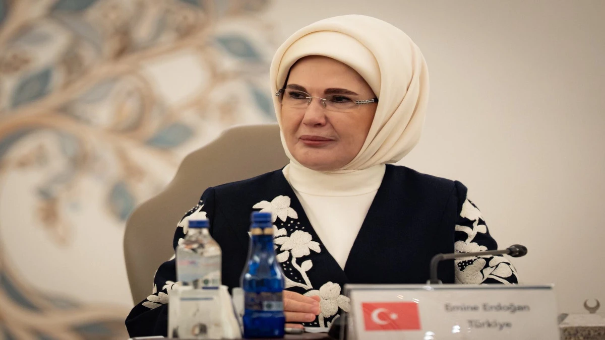 ​EMİNE ERDOĞAN, LİDER EŞLERİYLE BİR ARAYA GELDİ 