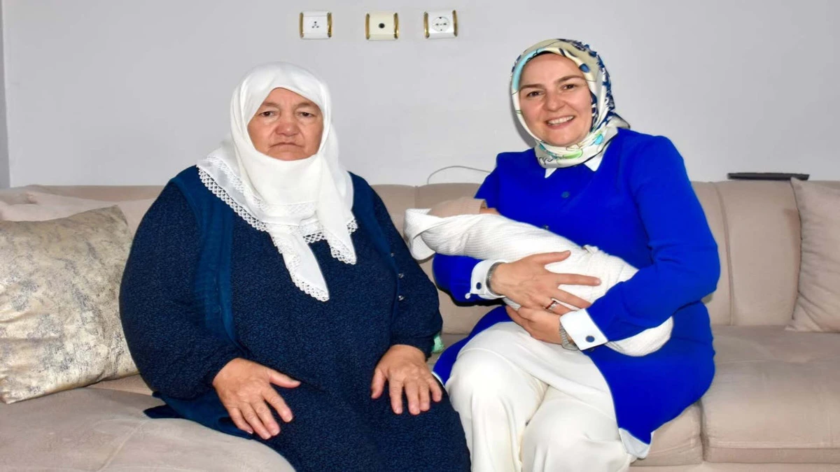 Fatma &Ccedil;olakbayrakdar, Kocasinan&rsquo;da sosyal destek alan aileleri ziyaret etti 