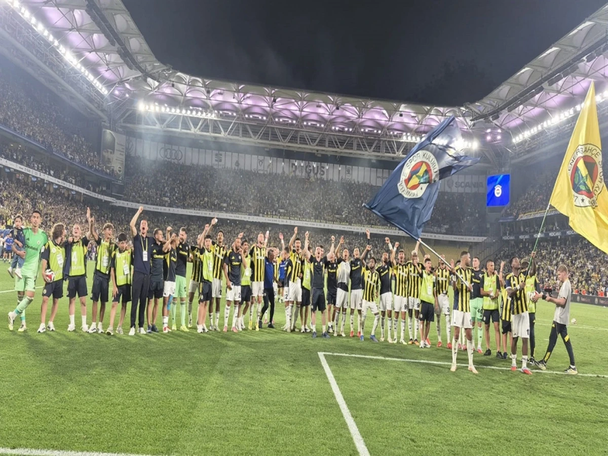Fenerbahçe farklı kazanarak tur atladı; Fenerbahçe–Feyenoord: 5-2 