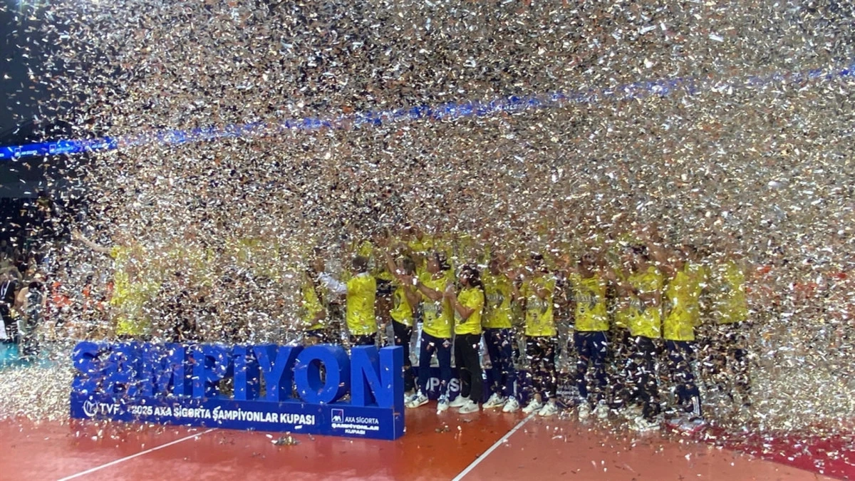 Fenerbahçe Medicana şampiyonluk kupasını aldı 
