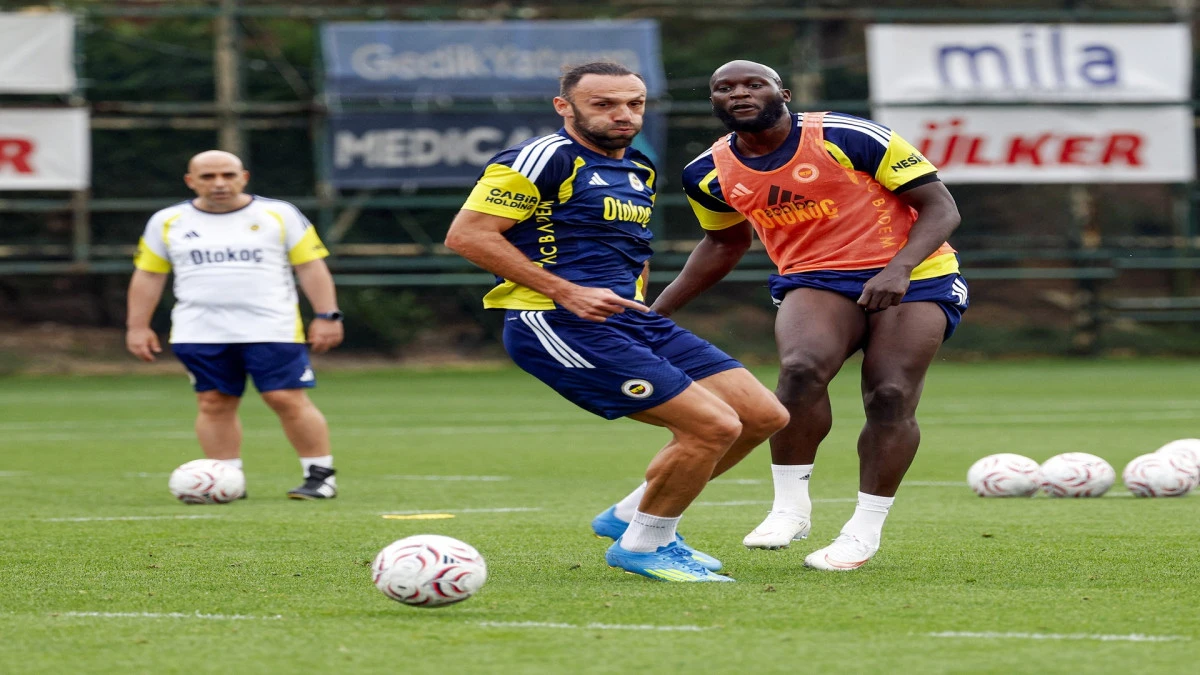 Fenerbah&ccedil;e&rsquo;de Romelu Lukaku ilk idmanına &ccedil;ıktı! 