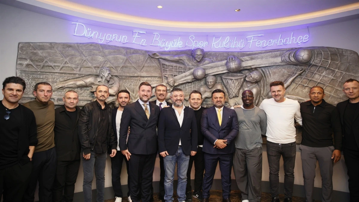 Fenerbahçe’nin efsane futbolcuları derbi öncesi bir araya geldi 